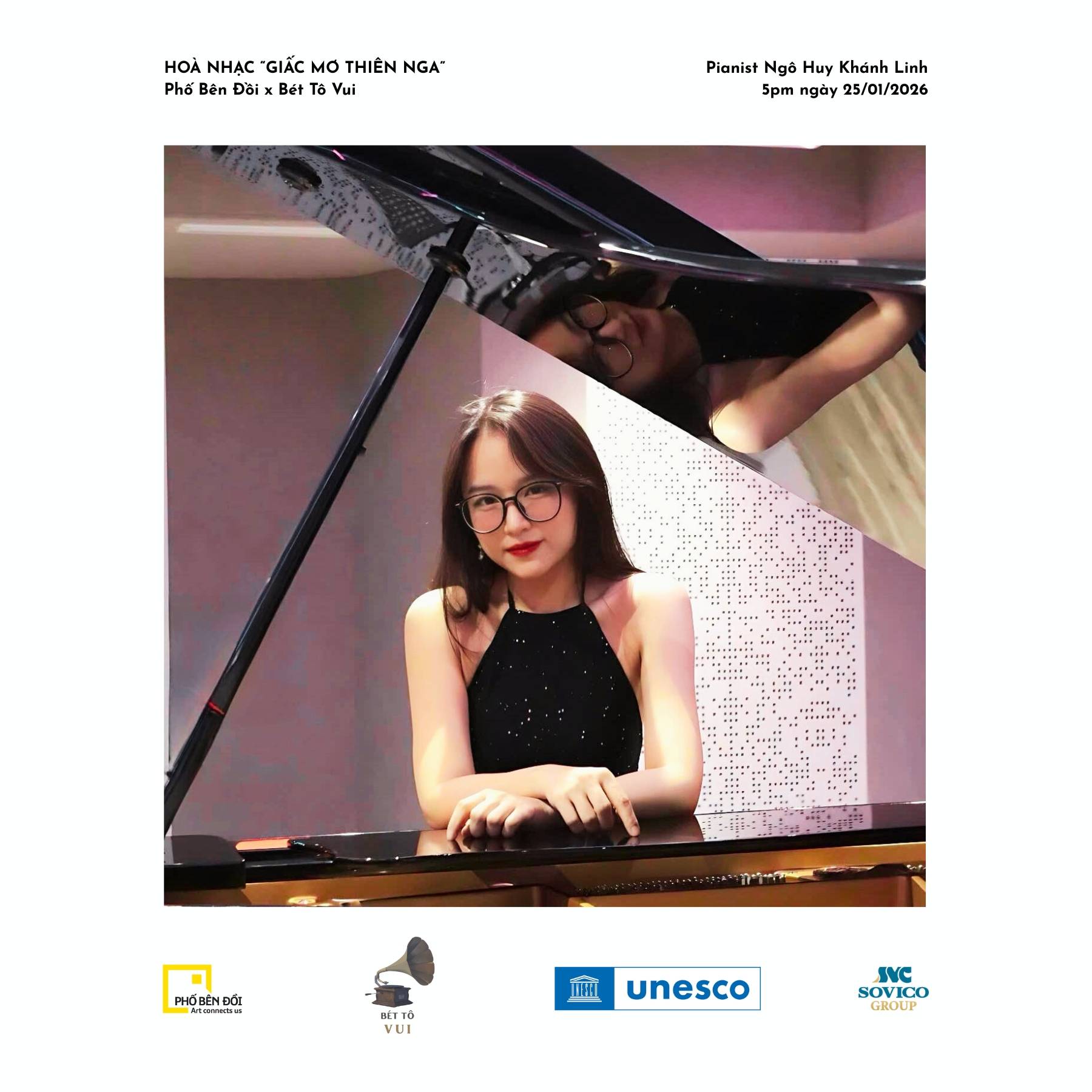 Ngô Huy Khánh Linh là nghệ sỹ piano, Thạc sỹ biểu diễn piano, hiện giảng dạy tại Khoa Piano – Học viện Âm nhạc Quốc gia Việt Nam và Trường Cao đẳng Nghệ thuật Hà Nội. Cô bắt đầu theo học piano hệ chính quy tại Học viện Âm nhạc Quốc gia Việt Nam từ năm 2001 dưới sự hướng dẫn của GS.TS.NGND Trần Thu Hà. Năm 2014, Khánh Linh nhận học bổng du học Nga và tiếp tục theo đuổi chuyên ngành biểu diễn piano tại Matxcova.